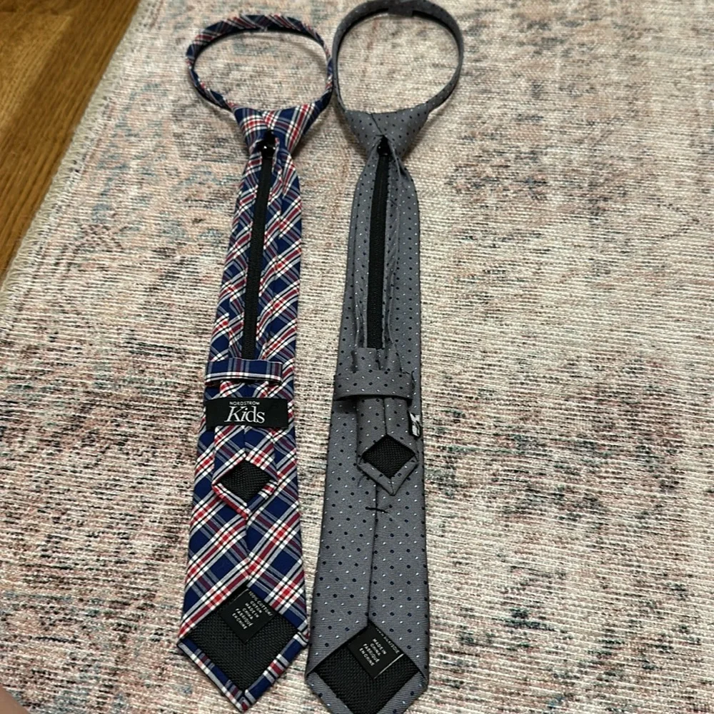 Little boy zipper ties